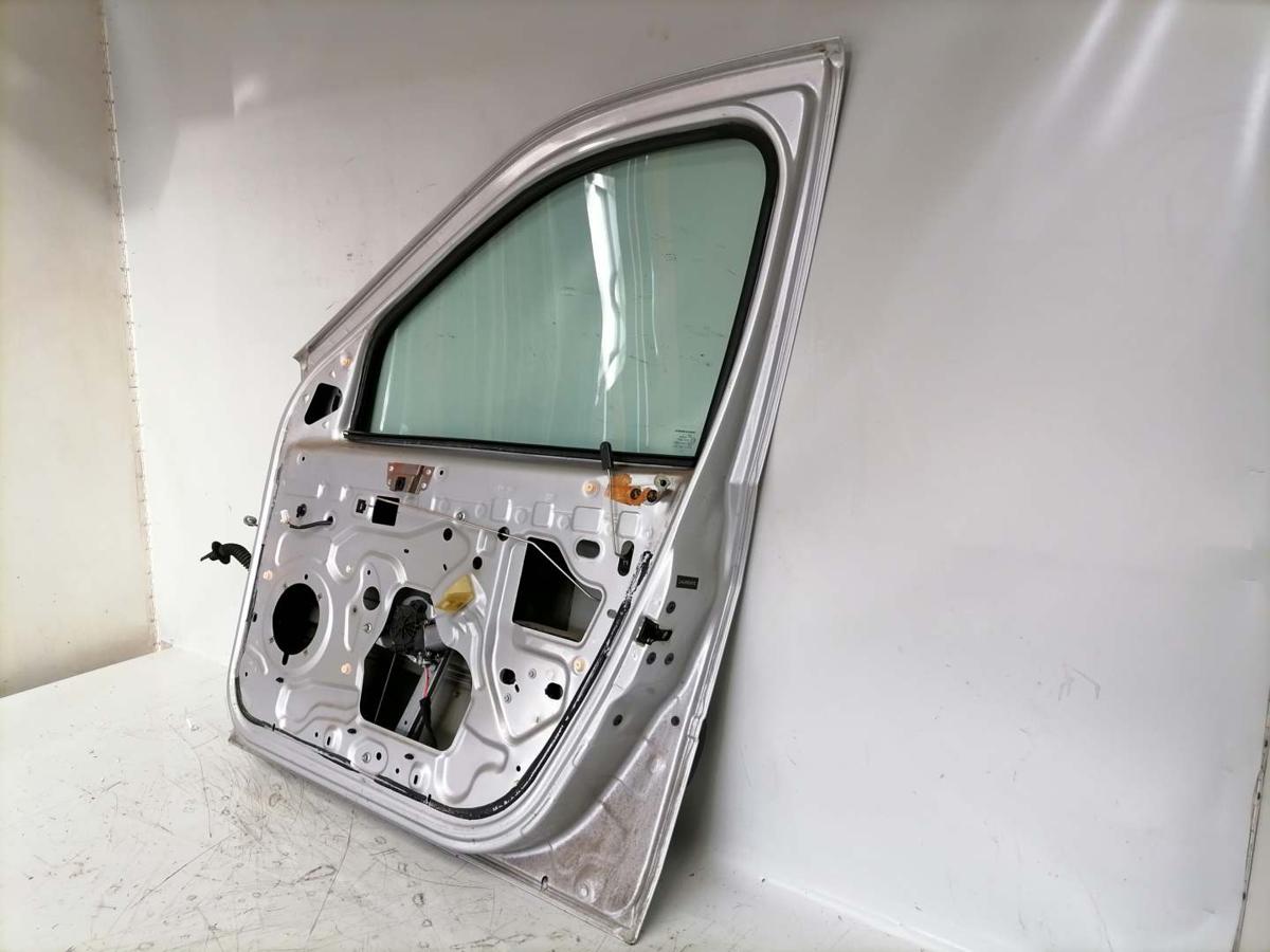 Dacia Logan MCV Bj.2009 original T&uuml;r vorn rechts Silber Bj.2009